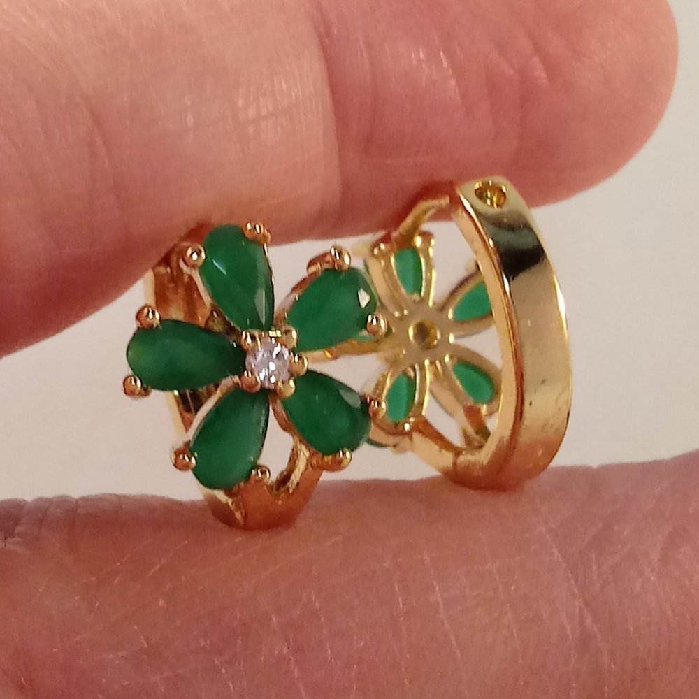 18K Yellow Gold Filled Flower Green Opal Diamond Zircon Hoop Huggie Earrings - Picture 3 of 4